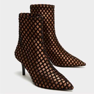 • FINAL PRICE • ZARA Mesh Ankle Boots